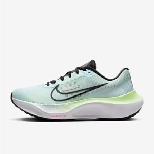 *New* Nike Women’s Running Shoe. Zoom Fly 5.